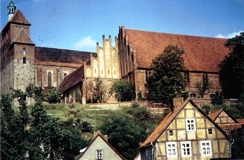 1991-01-Eine Tour durch Havelberg, Blick zum Dom St. Marien, Foto-© Heimatverein Havelberg e.V. – Repro fweDESIGN