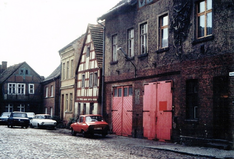 1991-14-Eine Tour durch Havelberg, Salzmarkt-Gebäude Feuerwehr von 1907, Foto-© Heimatverein Havelberg e.V. – Repro fweDESIGN