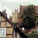 1991-21-Eine Tour durch Havelberg, Blick von der AVUS zur Stadtkirche St. Laurentius, Foto-© Heimatverein Havelberg e.V. – Repro fweDESIGN